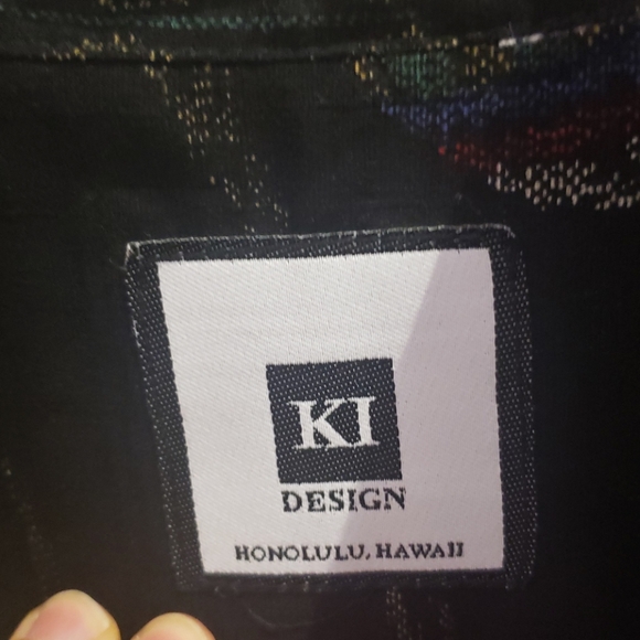 Japanese Temari Collared Button-Down Linen Shirt - Picture 9 of 9